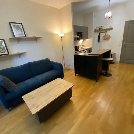 Au Fil Du Clain — T2 Cosy, Parking & Fibre Apartman *
