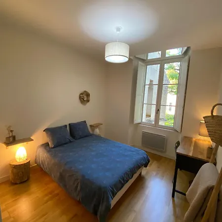 Au Fil Du Clain — T2 Cosy, Parking & Fibre Apartment Poitiers