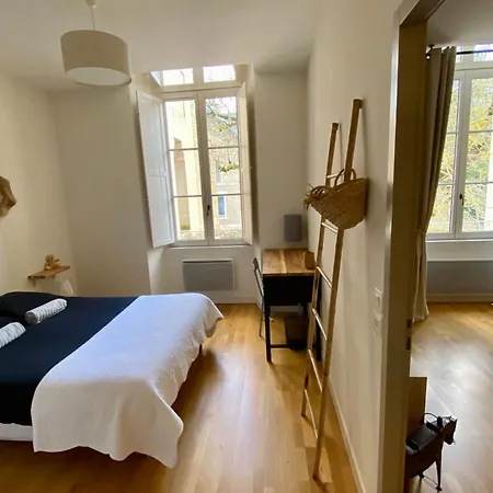 T2 Cosy Et Calme, Parking Privé Et Fibre Inclus * Poitiers